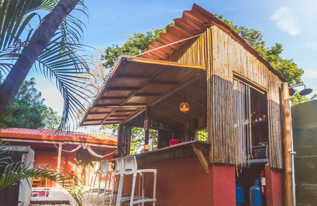 Hotel Mahayana Tamarindo Esterno foto