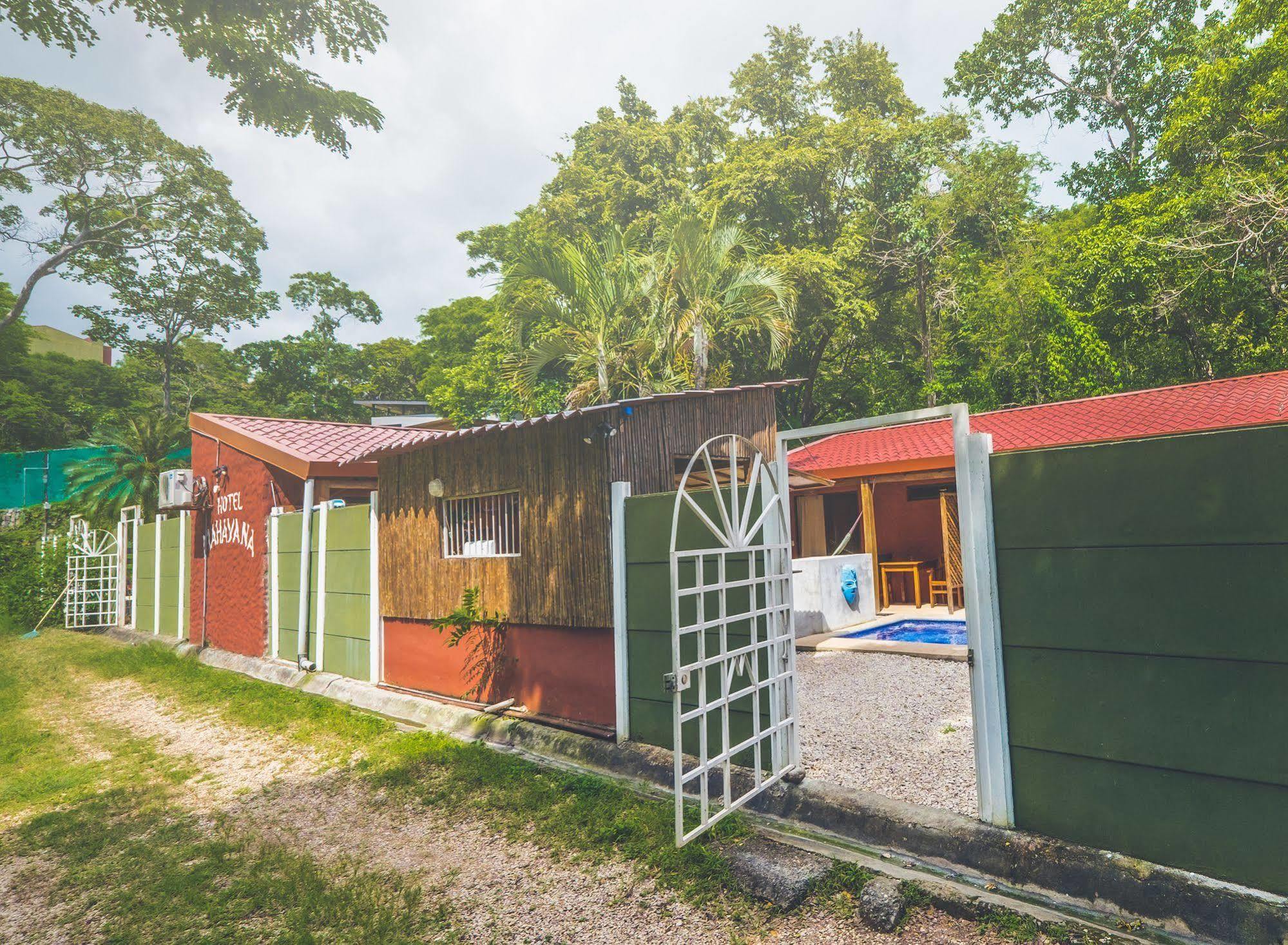 Hotel Mahayana Tamarindo Esterno foto